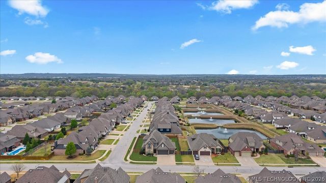 14484 S Lakewood Avenue, Bixby, OK 74008