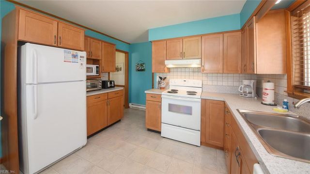 3656 Sandfiddler RD, Virginia Beach, VA 23456