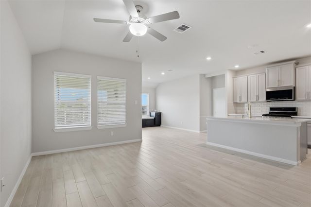 2304 W Winding Pines Drive, Tomball, TX 77375