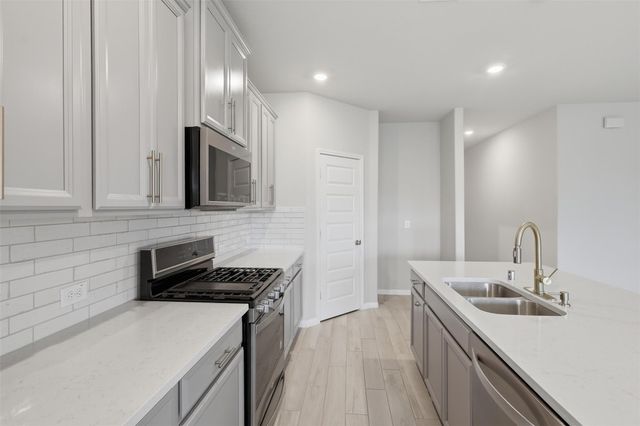 2304 W Winding Pines Drive, Tomball, TX 77375