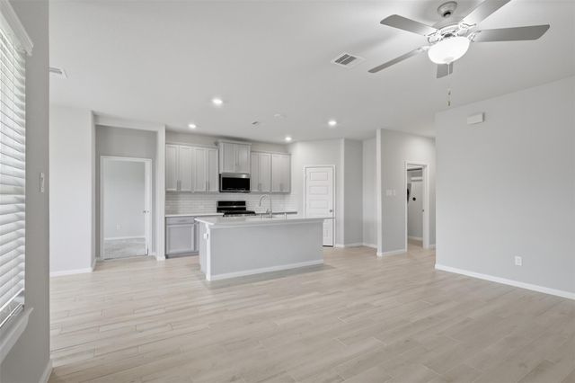 2304 W Winding Pines Drive, Tomball, TX 77375