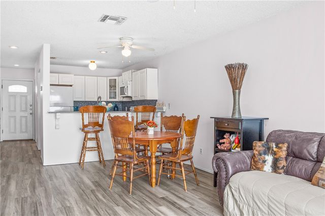 13953 Fortuna Bay Dr 8, Corpus Christi, TX 78418
