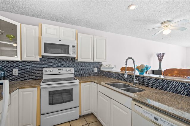 13953 Fortuna Bay Dr 8, Corpus Christi, TX 78418