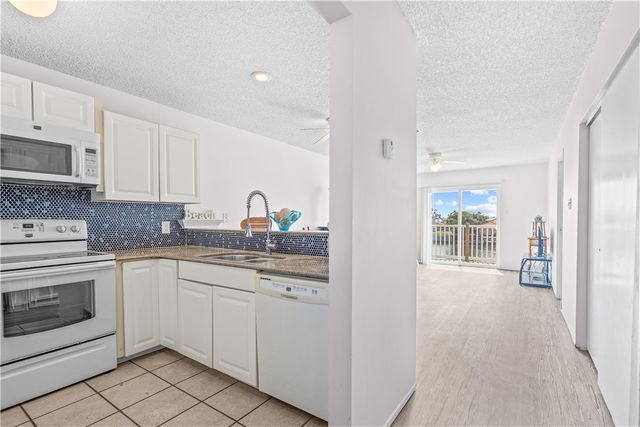 13953 Fortuna Bay Dr 8, Corpus Christi, TX 78418