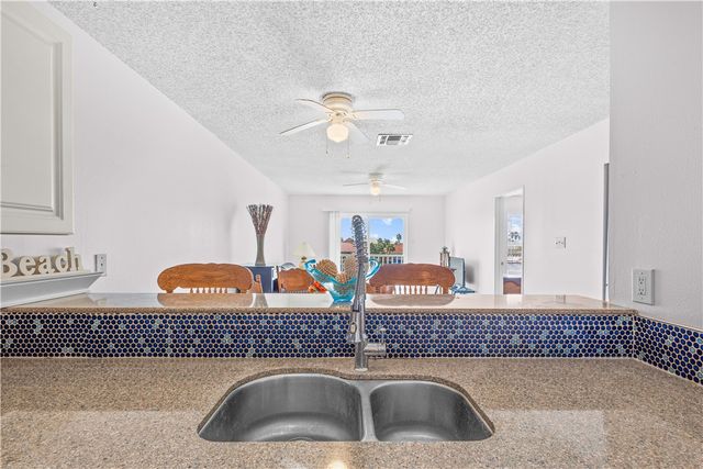 13953 Fortuna Bay Dr 8, Corpus Christi, TX 78418