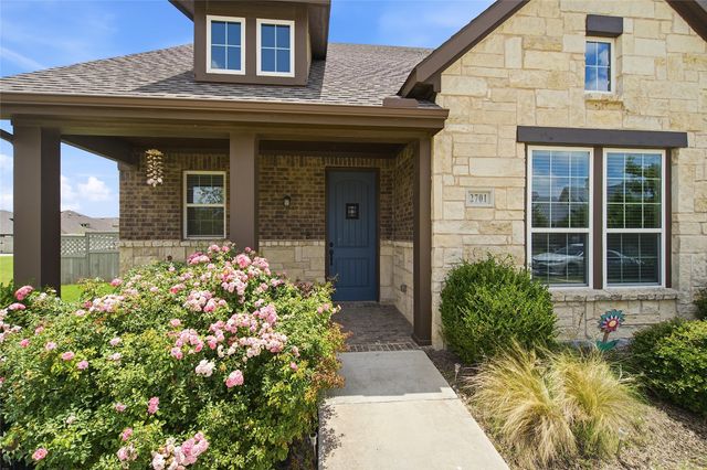 2701 S Market Square, Northlake, TX 76247