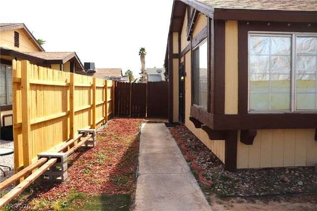 5611 White Cap Street, Las Vegas, NV 89110