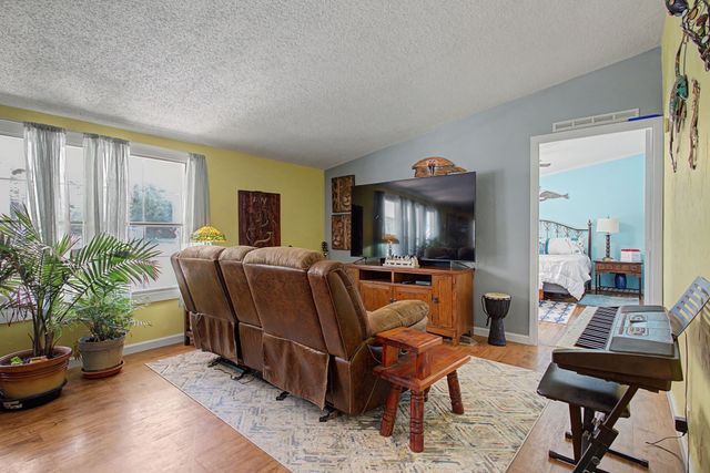 180 Gifford Ln, Hohenwald, TN 38462