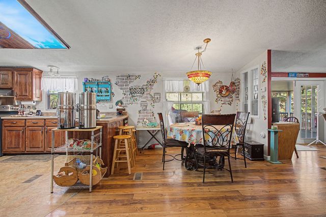 180 Gifford Ln, Hohenwald, TN 38462