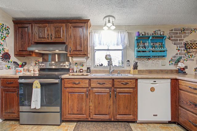 180 Gifford Ln, Hohenwald, TN 38462