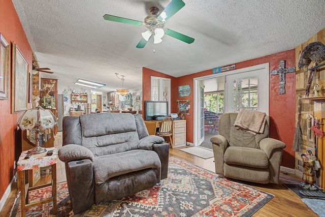 180 Gifford Ln, Hohenwald, TN 38462