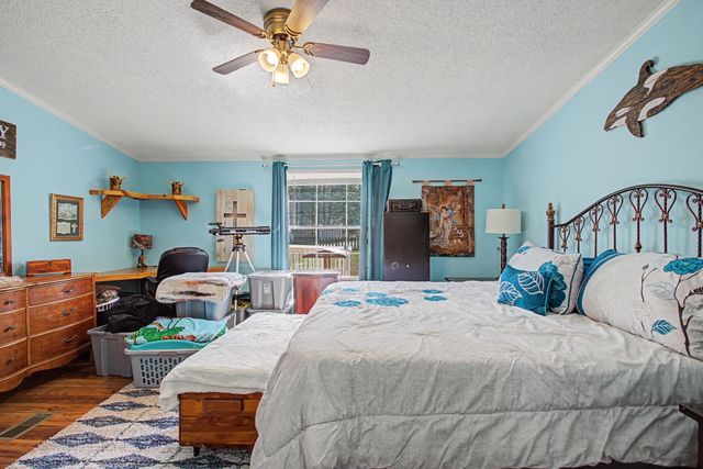 180 Gifford Ln, Hohenwald, TN 38462