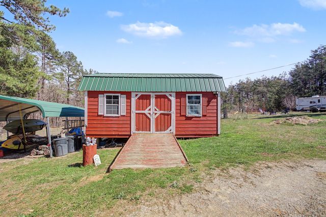 180 Gifford Ln, Hohenwald, TN 38462