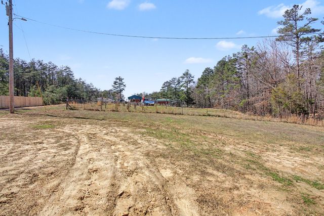 180 Gifford Ln, Hohenwald, TN 38462