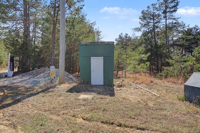 180 Gifford Ln, Hohenwald, TN 38462