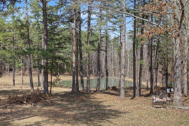 180 Gifford Ln, Hohenwald, TN 38462