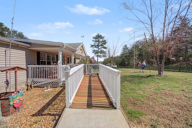 180 Gifford Ln, Hohenwald, TN 38462