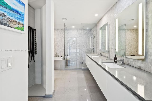 68 SE 6th Street 805, Miami, FL 33131