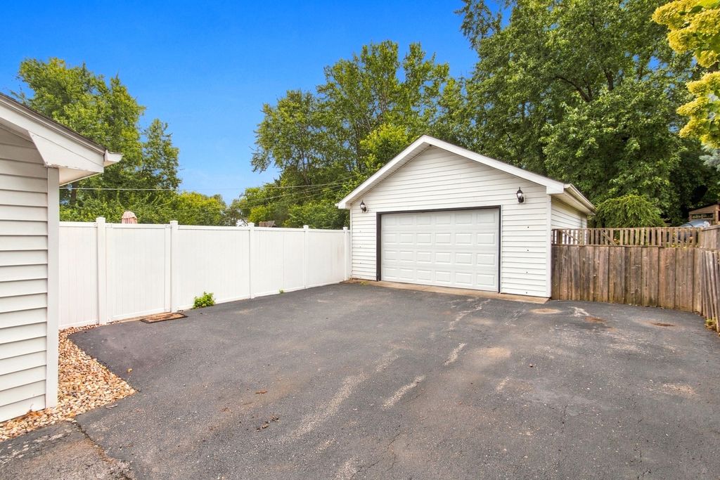 4810 Frank Drive, Shorewood, IL 60404 — photo 4