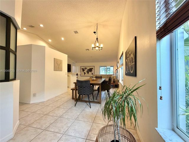 1333 Majesty Ter, Weston, FL 33327