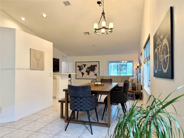 1333 Majesty Ter, Weston, FL 33327