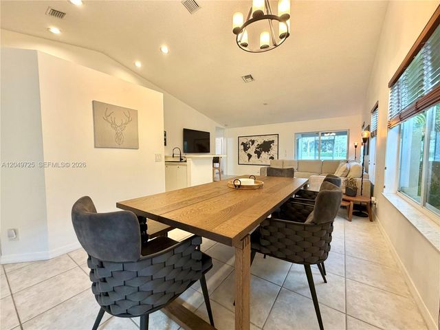 1333 Majesty Ter, Weston, FL 33327