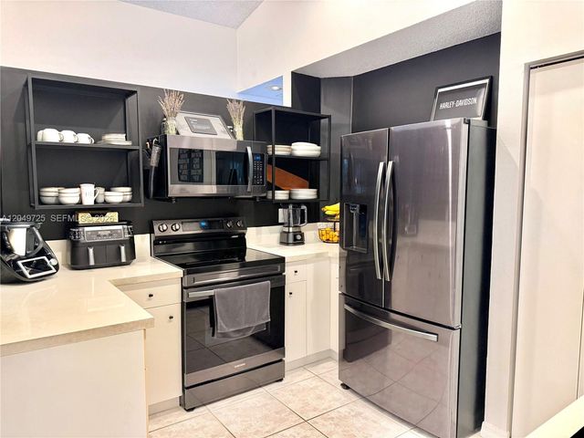 1333 Majesty Ter, Weston, FL 33327