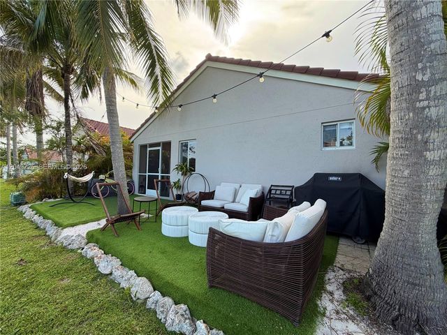 1333 Majesty Ter, Weston, FL 33327