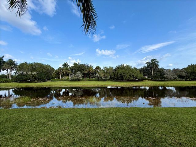 1333 Majesty Ter, Weston, FL 33327