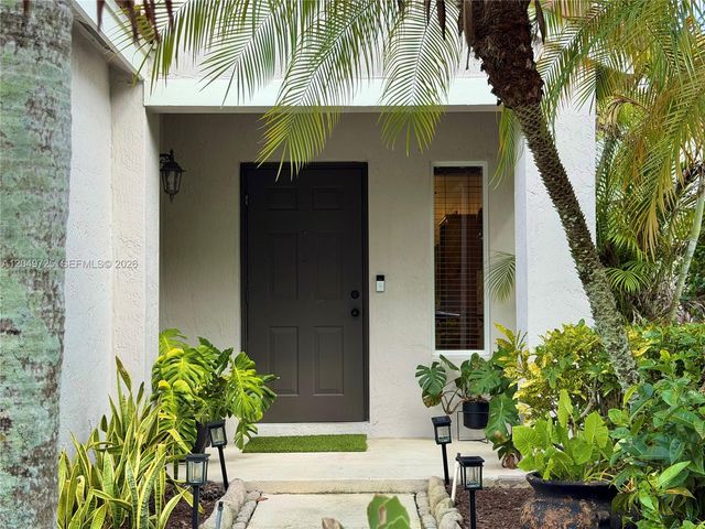 1333 Majesty Ter, Weston, FL 33327