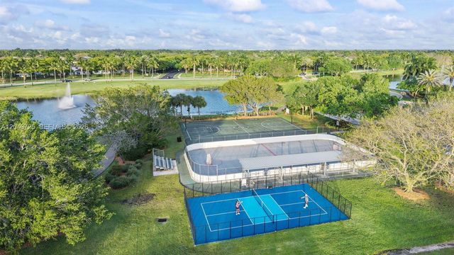 1333 Majesty Ter, Weston, FL 33327