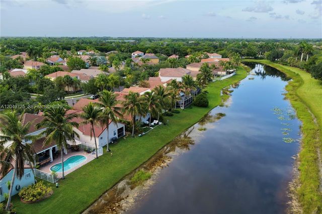 1333 Majesty Ter, Weston, FL 33327