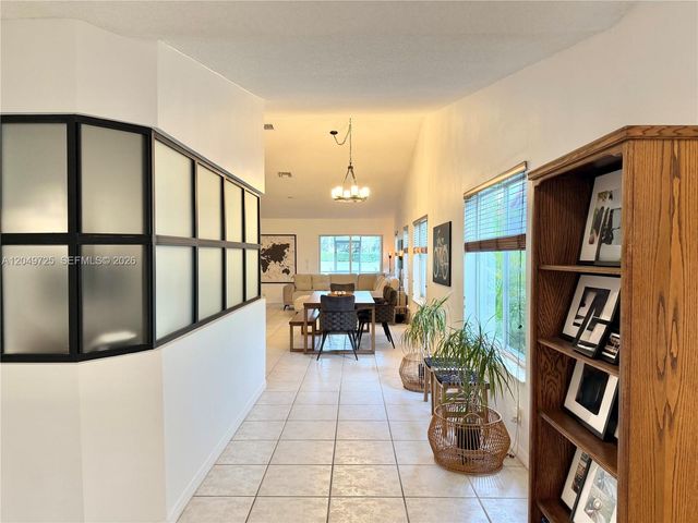 1333 Majesty Ter, Weston, FL 33327