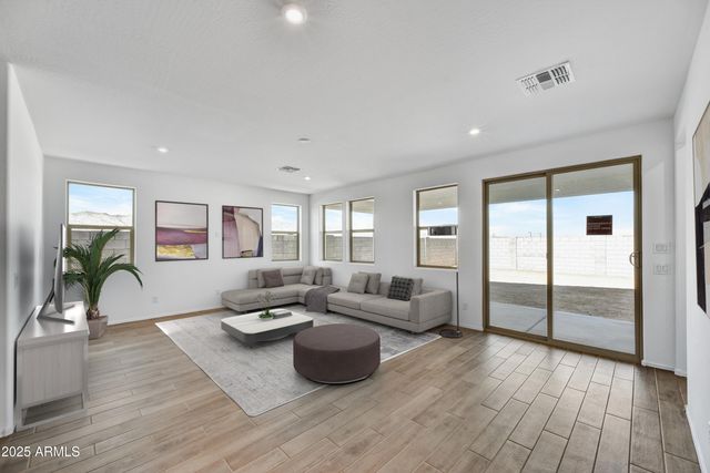 19032 W STELLA Avenue, Waddell, AZ 85355