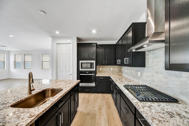 19032 W STELLA Avenue, Waddell, AZ 85355