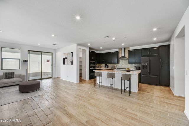 19032 W STELLA Avenue, Waddell, AZ 85355