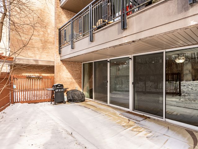 5900 OAKWOOD Drive 1E, Lisle, IL 60532