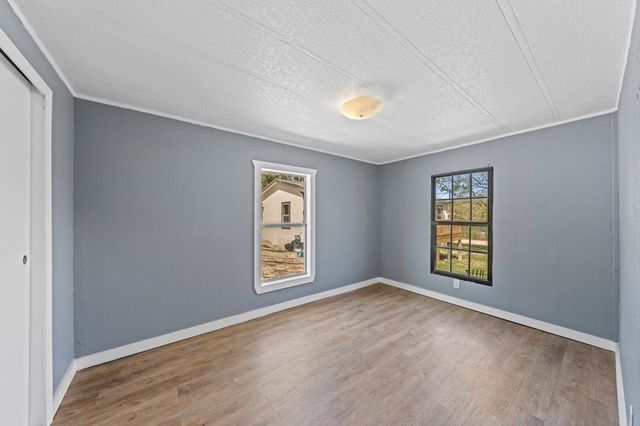 103 S Twombly Dr, Kerrville, TX 78028