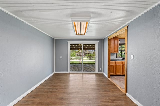 103 S Twombly Dr, Kerrville, TX 78028