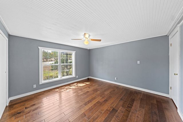 103 S Twombly Dr, Kerrville, TX 78028