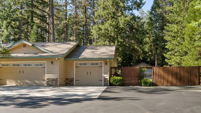 5827 Silverleaf Dr, Foresthill, CA 95631