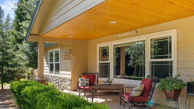 5827 Silverleaf Dr, Foresthill, CA 95631