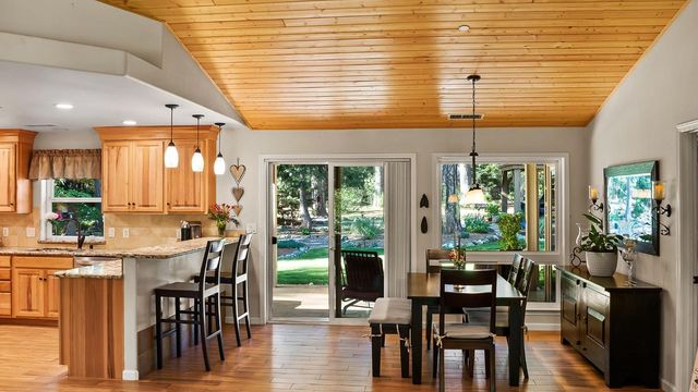 5827 Silverleaf Dr, Foresthill, CA 95631