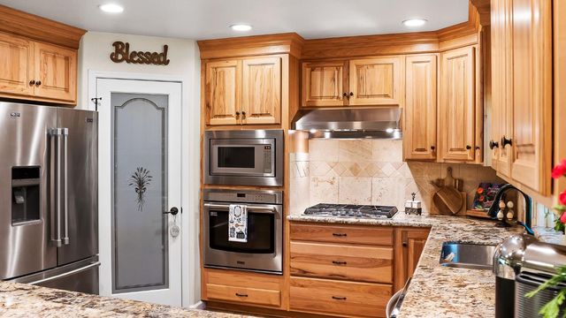 5827 Silverleaf Dr, Foresthill, CA 95631
