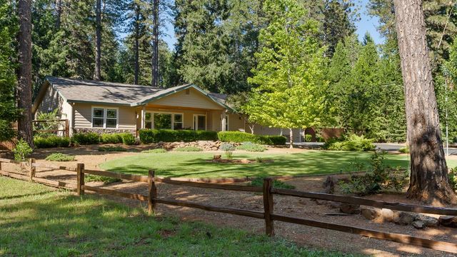 5827 Silverleaf Dr, Foresthill, CA 95631