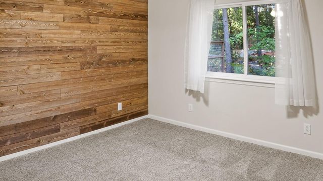 5827 Silverleaf Dr, Foresthill, CA 95631