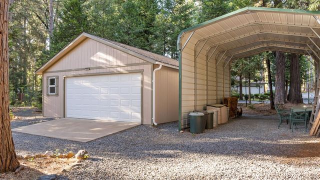 5827 Silverleaf Dr, Foresthill, CA 95631
