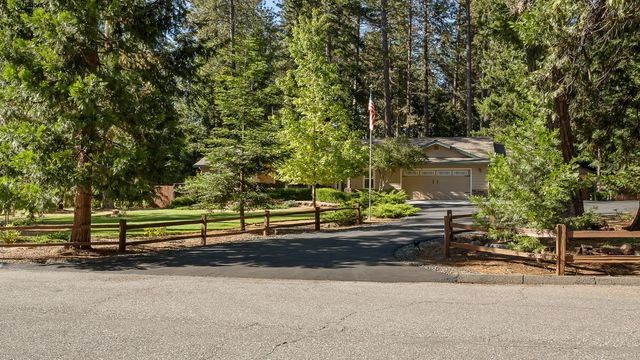 5827 Silverleaf Dr, Foresthill, CA 95631