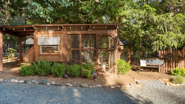 5827 Silverleaf Dr, Foresthill, CA 95631