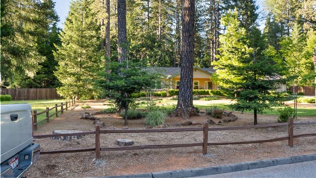5827 Silverleaf Dr, Foresthill, CA 95631